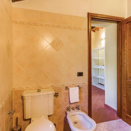 펜션 Beautiful In Pieve A Elici -lu- With Kitchen